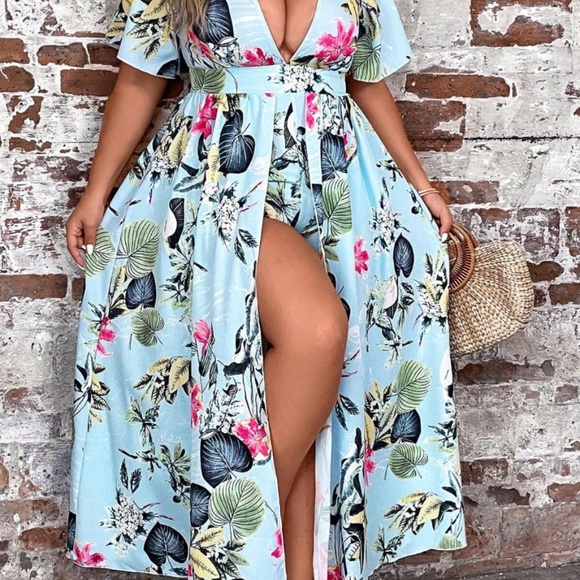 SHEIN VCAY Plus Tropical Print Plunging Neck Cut Out Back Romper - Picture 4 of 4